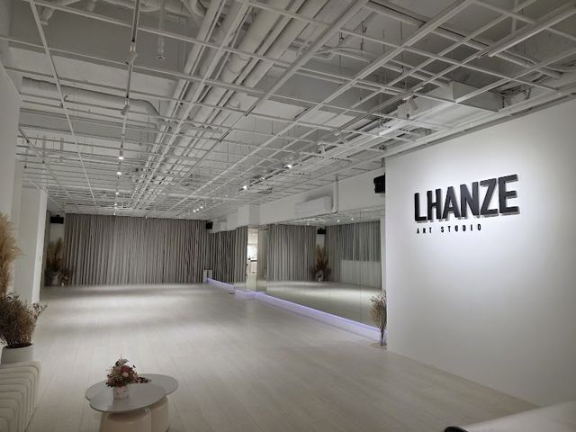 LHANZE ART STUDIO