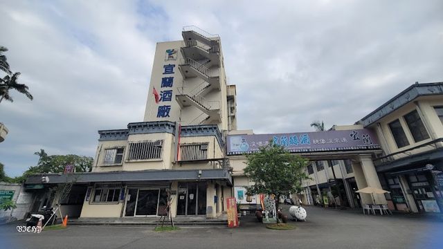宜蘭酒廠紅露藝廊