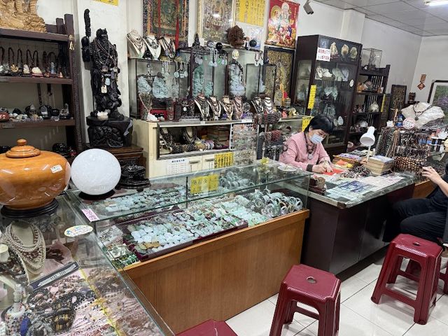 中壢人人精品∼水晶天珠翡翠玉石專賣店