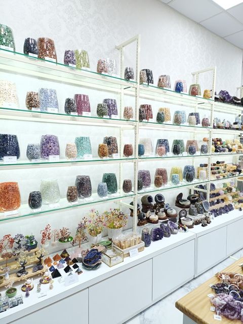 寶寶聚晶礦館 竹南館(碎石批發 原礦 水晶 手珠設計款 生命靈數)