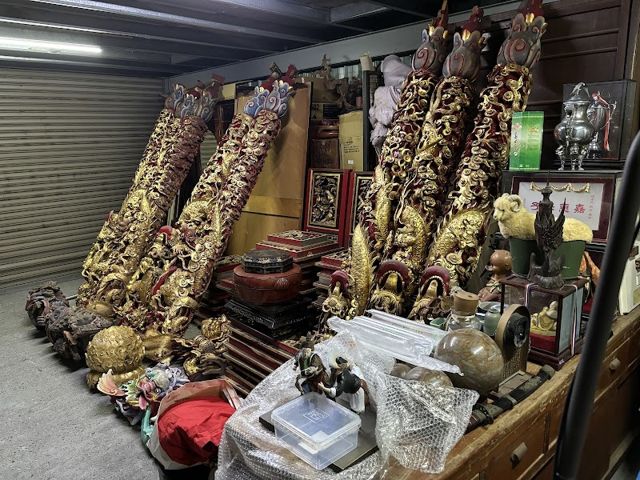 高價收購老茶老酒老家具、古物神明桌、錫器木雕宗教器物八仙彩桌裙、字畫藝品銀元錢幣、沉香,萬物收購。請電話聯絡